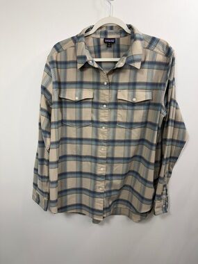 Patagonia Women’s Canyonite flannel shirt size XL.